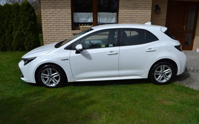 Toyota Corolla cena 74899 przebieg: 128400, rok produkcji 2020 z Strzelno małe 106
